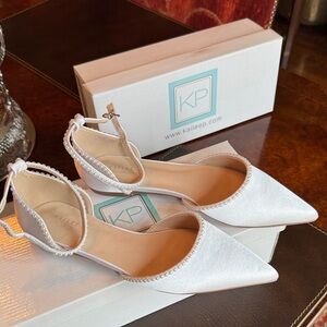 Kailee P Bella Satin pointy toe flats w/mini pearls and ankle strap size 9 WHITE